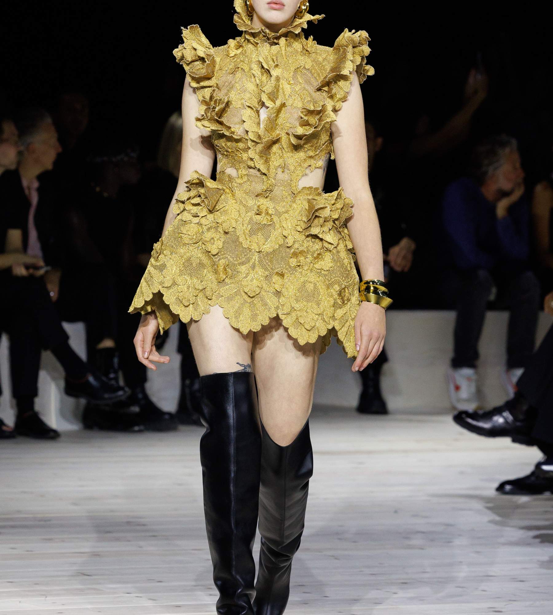 Sarah Burton的过去与未来，献给了这一季的Alexander McQueen