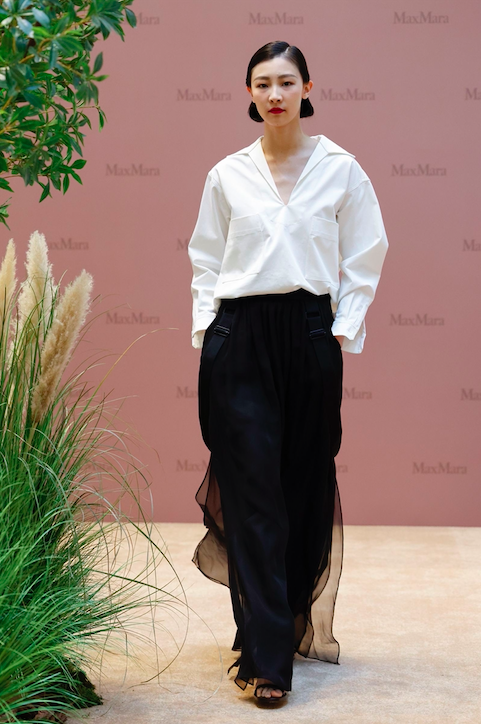 “以创意风姿点亮都市盎然春色”—Max Mara 2024 春夏系列登陆北京