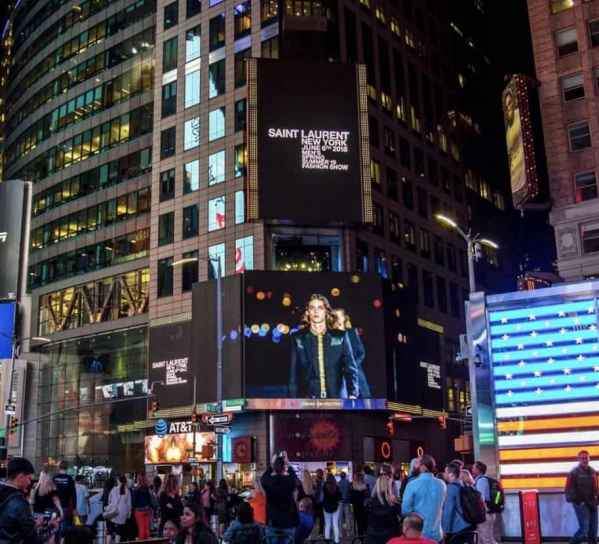 SAINT LAURENT 2019春夏纽约男装秀 继承复古摇滚的纤细妖男