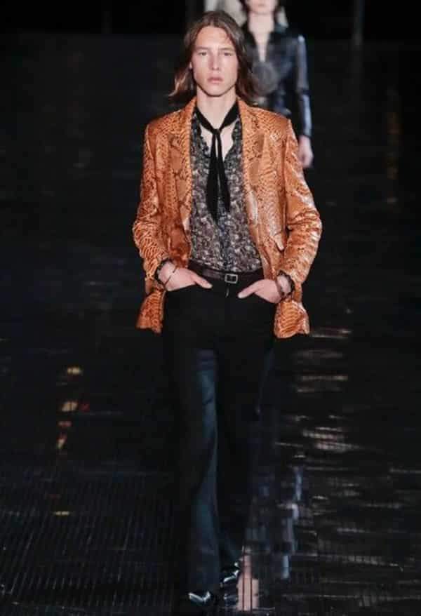 SAINT LAURENT 2019春夏纽约男装秀 继承复古摇滚的纤细妖男