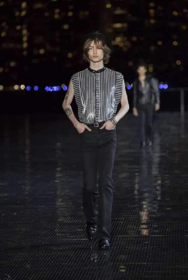 SAINT LAURENT 2019春夏纽约男装秀 继承复古摇滚的纤细妖男