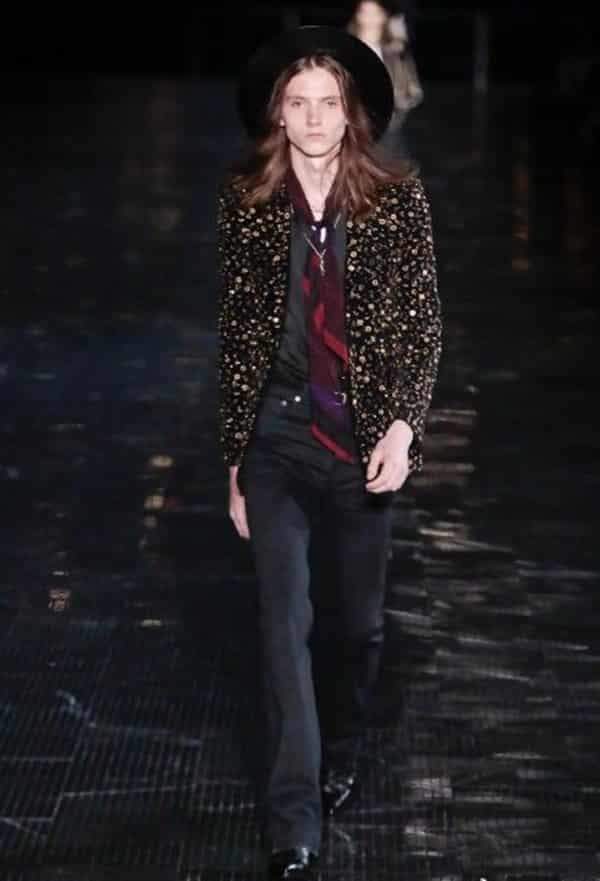 SAINT LAURENT 2019春夏纽约男装秀 继承复古摇滚的纤细妖男