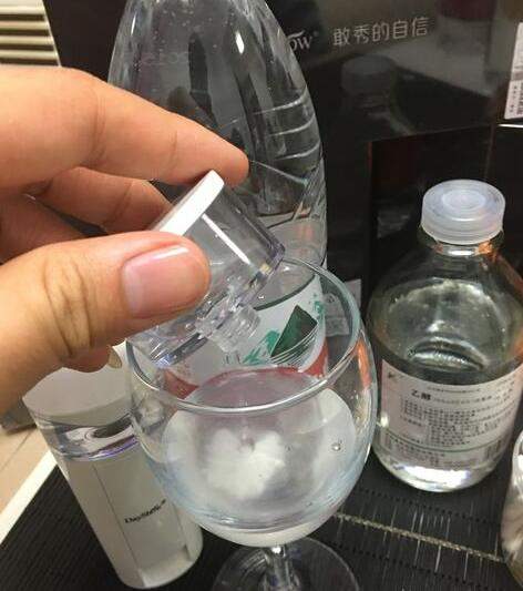 纳米喷雾补水仪的清洗方式 水箱+机身的清洗攻略