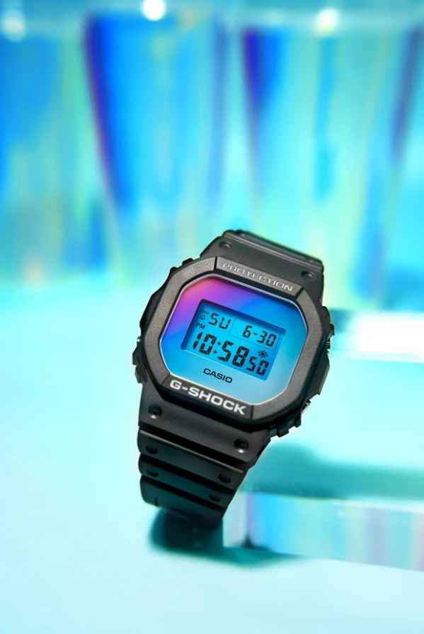 炫彩来袭，敢玩敢潮！G-SHOCK 夏日炫色系列炫动夏日