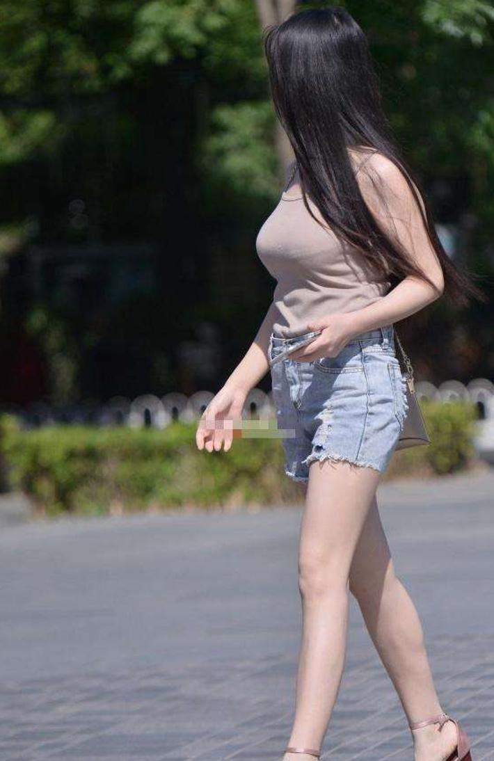 夏季里选择适合自己的衣服，来见证美丽