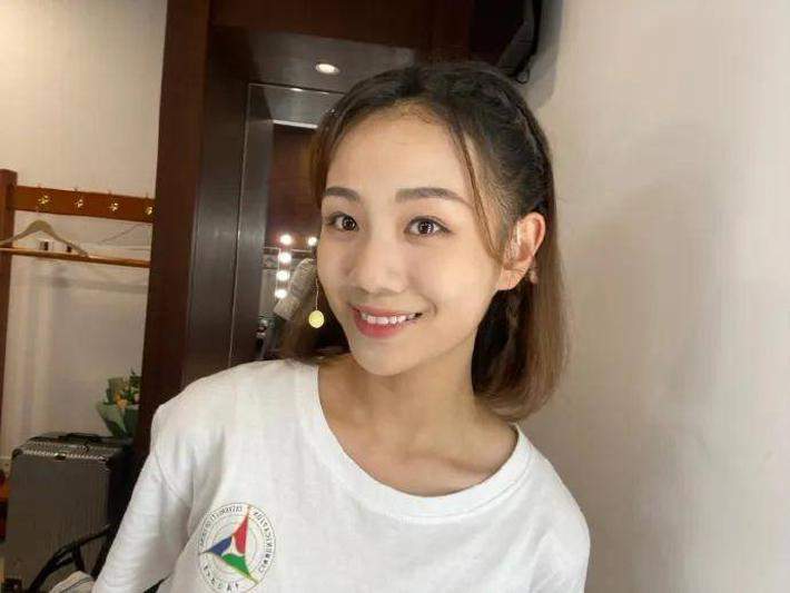 00后接班人蔡云咏不够惊艳！球迷：怀念大美女马凡舒