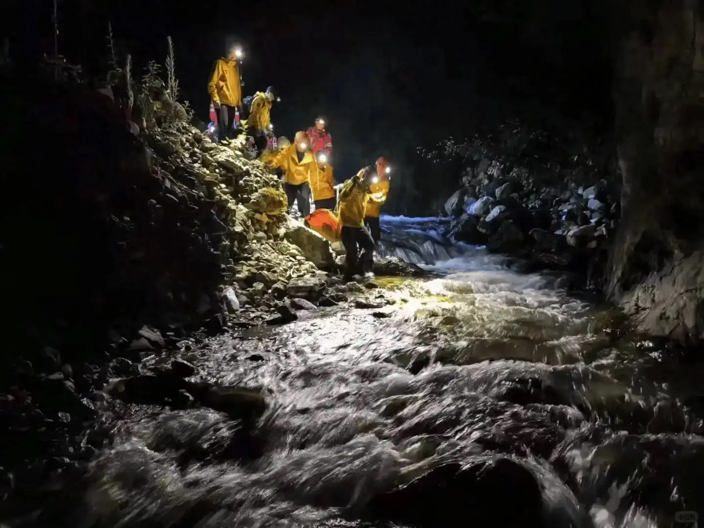 大理苍山一登山者失联 9 天 8 夜终获救，政府人员称“破纪录啦”