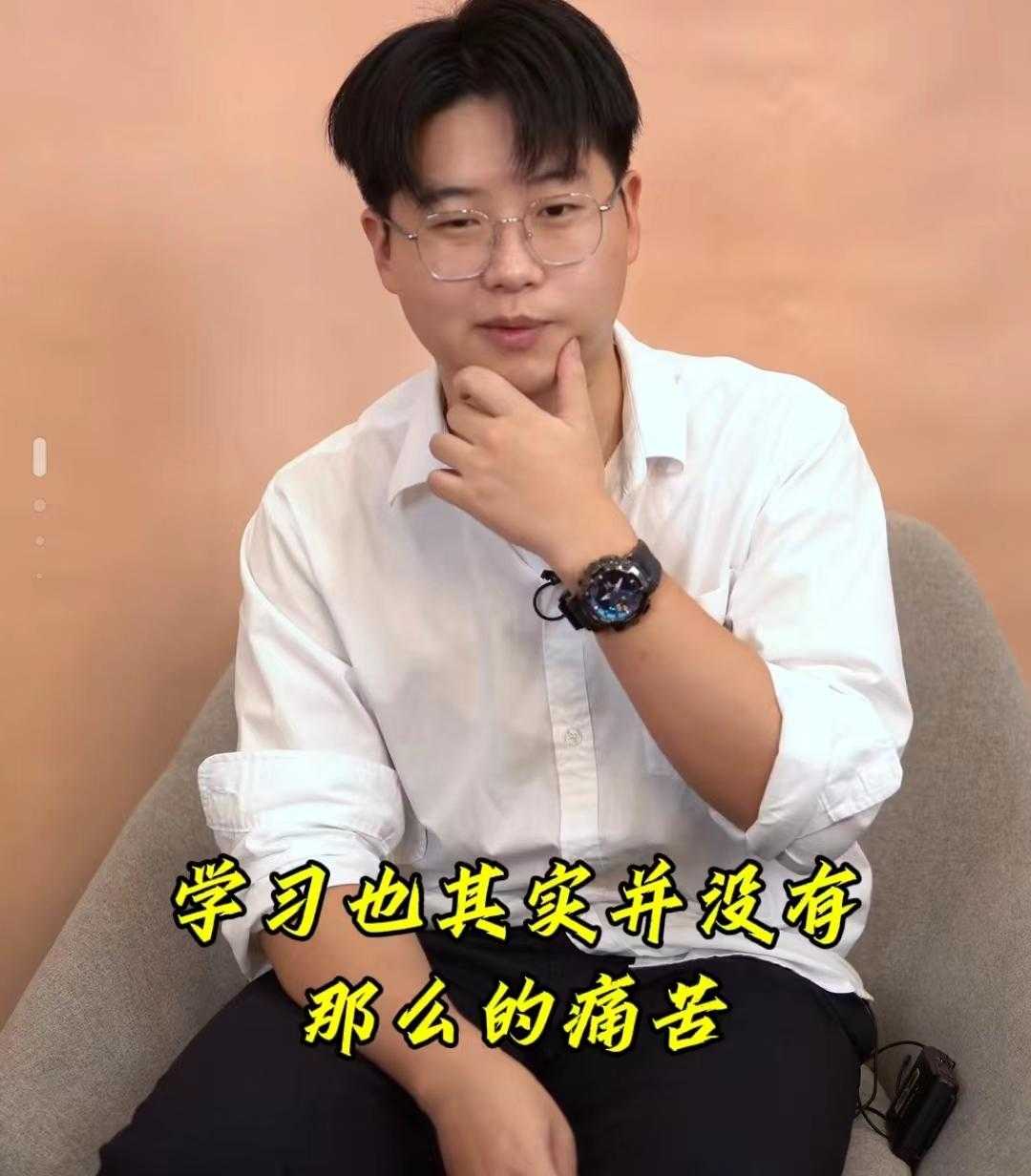 孙卓接受深圳二高采访，被问是否有喜欢的女生时，反应耐人寻味