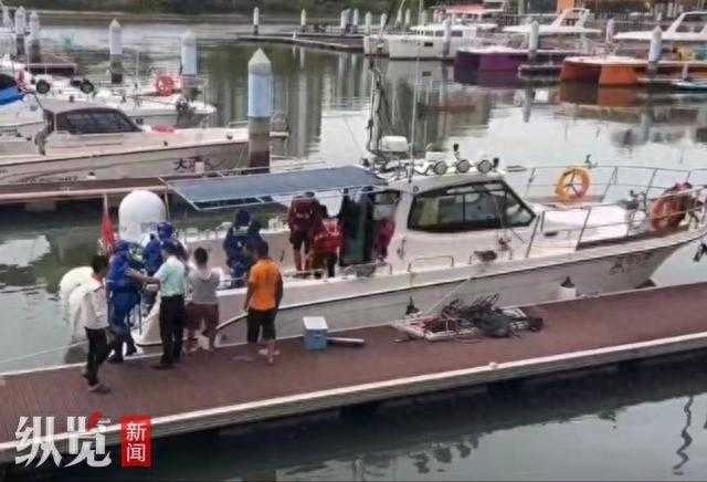 海南陵水有4名男子游泳时被海浪冲走失踪，警方：1人幸存，其他3人仍在搜救